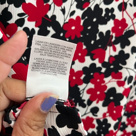 Alfred Dunner Red and Black Notched Collar Button Down Shirt. H-17 - Picture 6 of 10